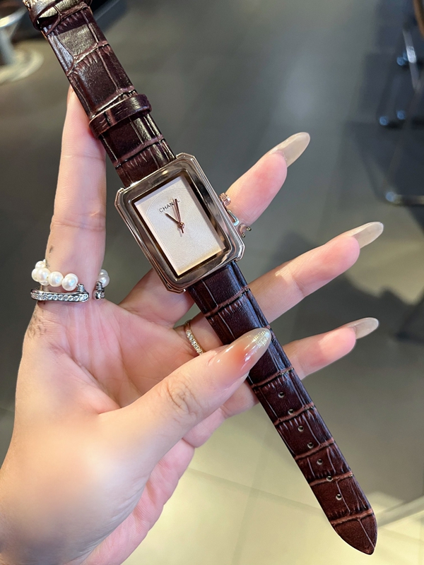 ブランド時計背面デザイン